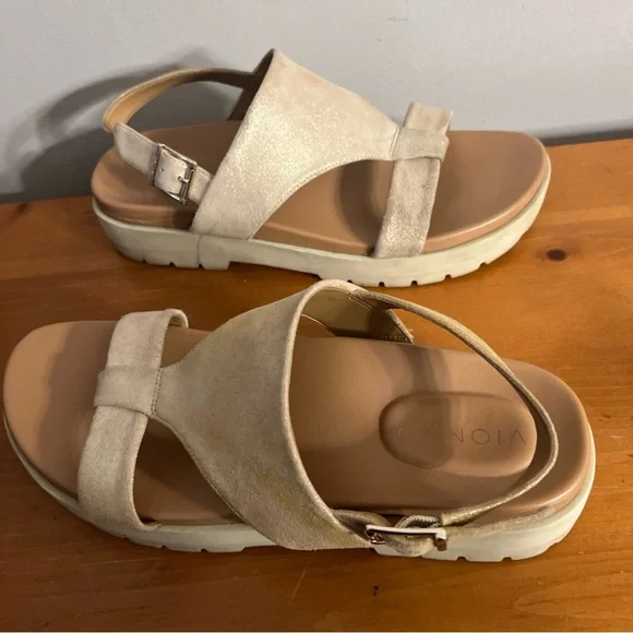 Vionic Alondra Lug
Ankle Sandals - Women's Cream Sandals - Picture 6 of 7